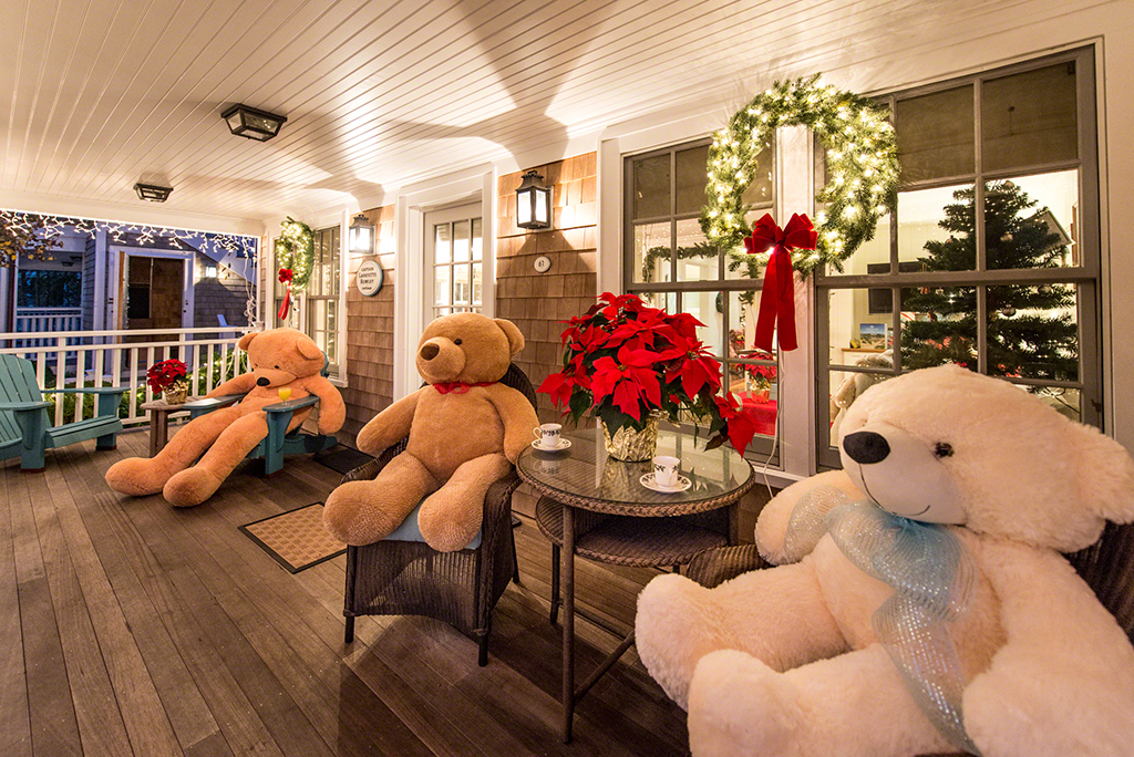 Some Of The Big Bears From The Martha's Vineyard Teddy Bear Suite