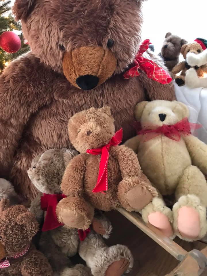 The Martha's Vineyard Teddy Bear Suite Kicks Off Its 10th Year With Teddies Around Town Teddy Bear Trot
5 K Christmas in Edgartown Holiday Fundraiser For Martha's Vineyard Boys & Girls Club