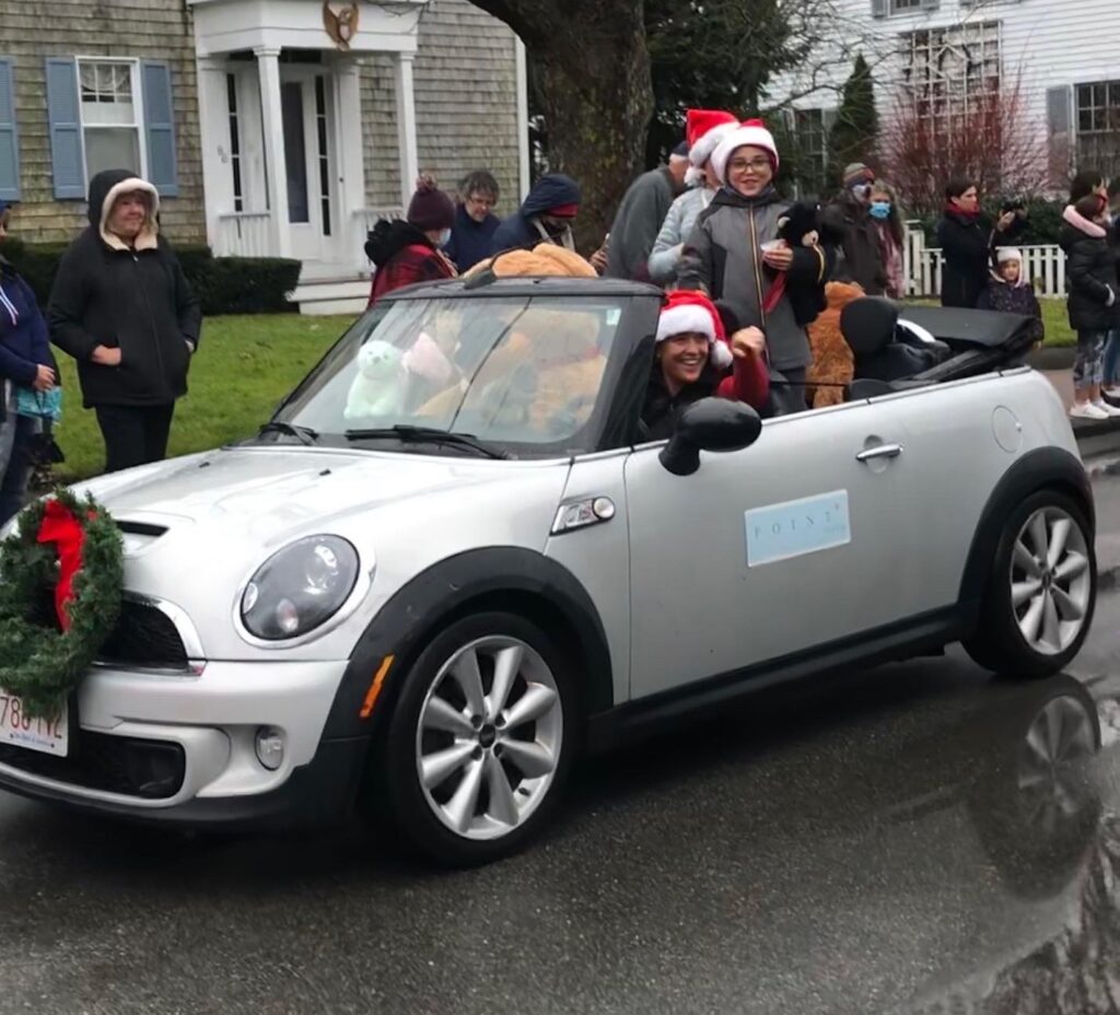 Martha's Vineyard Teddy Bear Suite Fundraiser Hits $31,000 So Far Healthy Happy Kids
Martha's Vineyard Boys & Girls Club
Teddies Around Town
Christmas in Edgartown
Christmas Parade